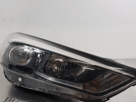 2016 Hyundai Tucson Right Headlight / €110,73