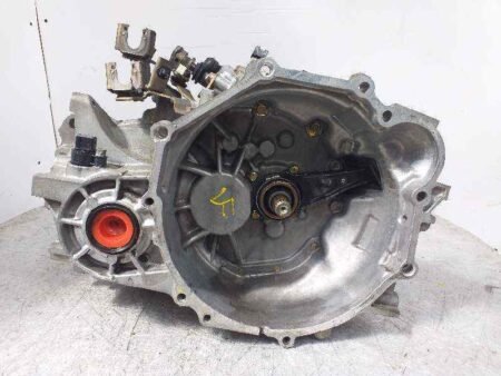 Manual gearbox 2005 MITSUBISHI OUTLANDER 4WD (CU2W) 4G63 - €363