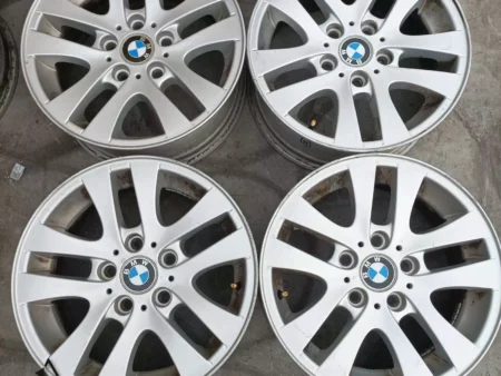 Set of 4 Alloy Wheels 2002 BMW 320D used (17 inch) 225/50 R17 - €155