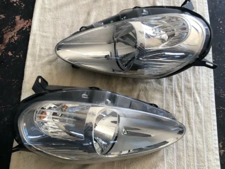 PAIR OF HEADLIGHTS FRONT RIGHT AND LEFT LIGHTS 2017 FIAT GRANDE PUNTO - €85