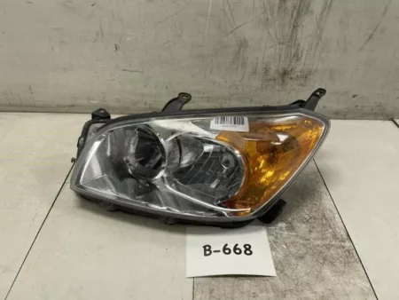 2011 TOYOTA RAV4 FRONT LEFT DRIVER SIDE HEADLAMP - €45