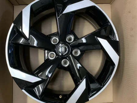 Genuine Nissan Qashqai set of 4 17 inch alloy Wheels Diamond Cut Gloss Black - €250